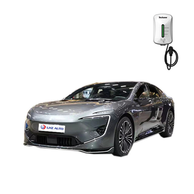 Avatr 12 2024, SUV elettrico di lusso e auto intelligente con 650 km di autonomia.