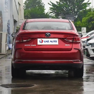 Auto elettrica a 5 porte e 5 posti 100% ideale per i mercati europei e americani