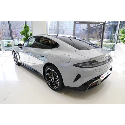 Vivi il futuro oggi con l' ultima auto sportiva al 100% elettrica di Xiaomi Su7