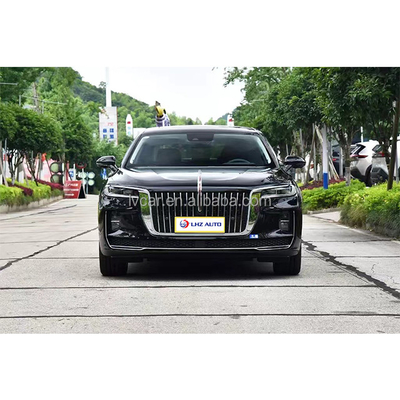 Potenza massima di 185kW HongQi H9 Popolare auto cinese con guida a sinistra e potenza del carburante
