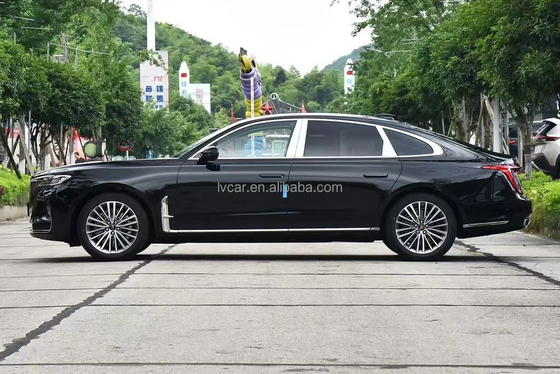 Potenza massima di 185kW HongQi H9 Popolare auto cinese con guida a sinistra e potenza del carburante