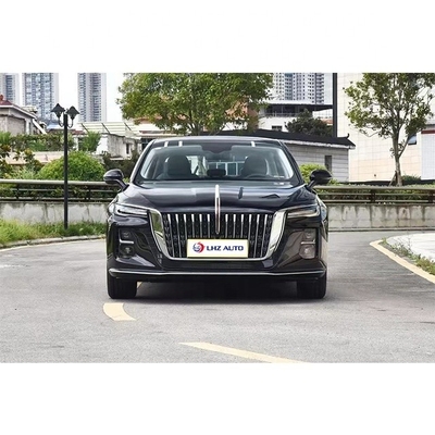 Sedana cinese di medie e grandi dimensioni HongQi H5 con capacità motore da 4,1 a 6 litri e grande domanda