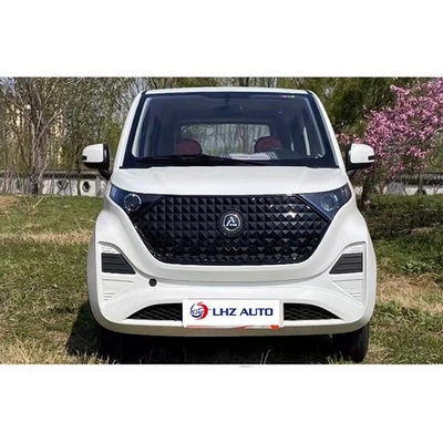 Veicolo elettrico a quattro ruote a bassa velocità con volante sinistro e batteria agli ioni di litio