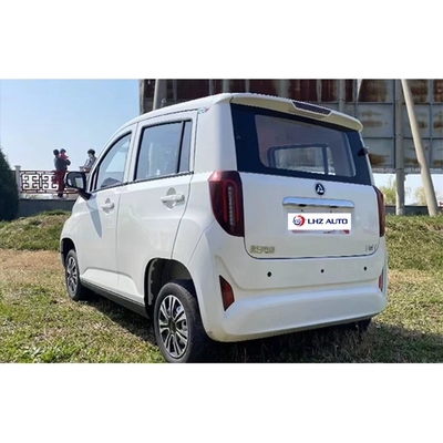 Veicolo elettrico a quattro ruote a bassa velocità con volante sinistro e batteria agli ioni di litio
