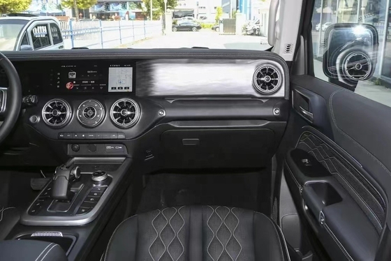 Cisterna 300 Veicolo fuoristrada con condizionatore automatico e tecnologia touch screen