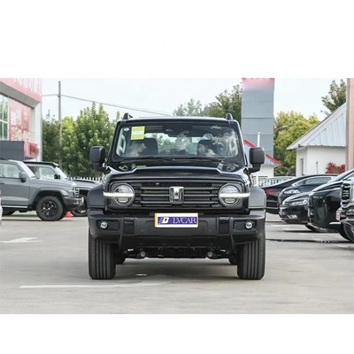 Mese 8 Special Great Wall Motors Tank 300 Off Road Veicolo con robusto portapavimenti in metallo