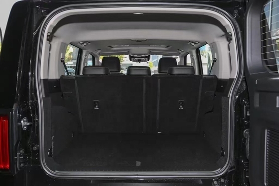 Mese 8 Special Great Wall Motors Tank 300 Off Road Veicolo con robusto portapavimenti in metallo