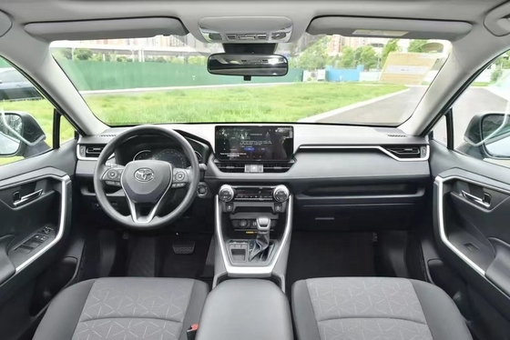 Controllo di velocità ACC e posizione del volante a sinistra del 2023 Toyota RAV4
