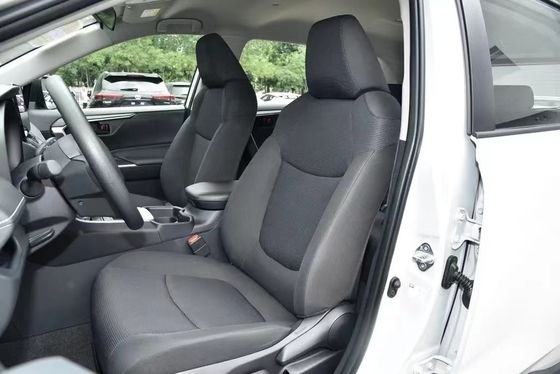Controllo di velocità ACC e posizione del volante a sinistra del 2023 Toyota RAV4