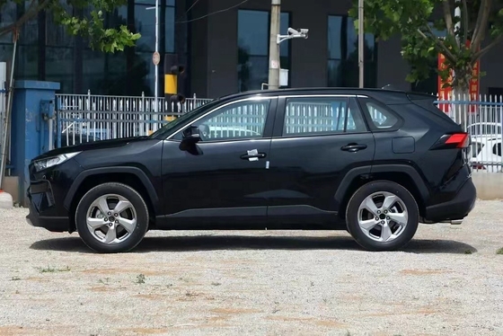 Controllo di velocità ACC e posizione del volante a sinistra del 2023 Toyota RAV4