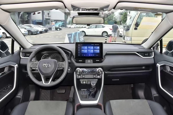 2023 Toyota RAV4 SUV efficienza del carburante e costo-efficacia per la guida urbana fuoristrada