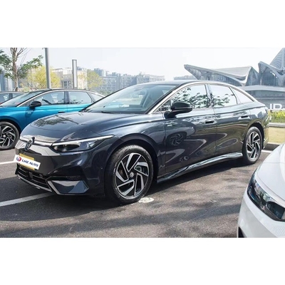 ID7 La prima berlina della serie Volkswagen ID con potenza massima di 150 kW e sedili da 45 posti