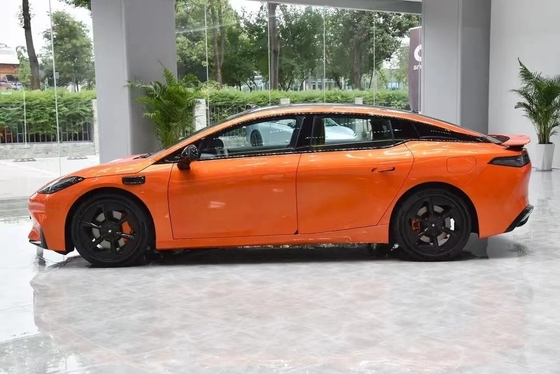 GAC Aian Hao Platinum GT Pure Electric Coupé Farò LED Volante multifunzione