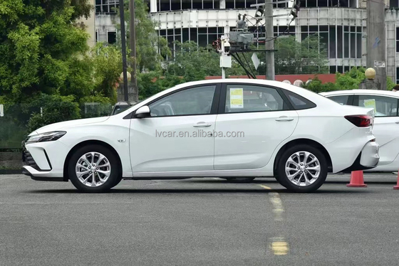 Chevrolet Monza Cruze 1.5L Cars Electric EV Car Sedan Adulto Fotocamera LED in pelle Bianco Standard Turbo ACC