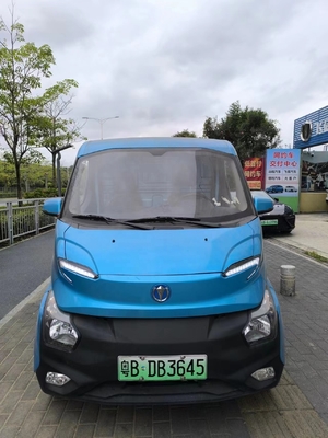 Modello 2022 di furgone elettrico di seconda mano con autonomia elettrica pura di 290 km e sedili in pelle