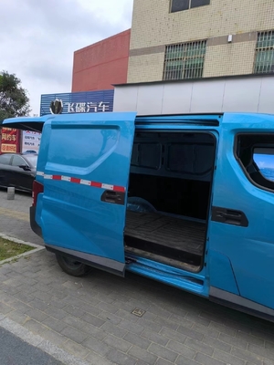 LED Electric Light Van 40000 km Kilometraggio Sedie in pelle e funzionalità multifunzione
