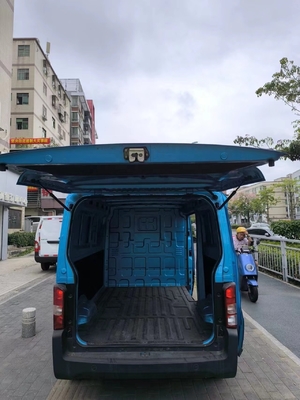 LED Electric Light Van 40000 km Kilometraggio Sedie in pelle e funzionalità multifunzione