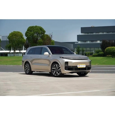 Li L9 L'auto cinese con lunga resistenza e ibrida plug-in a 6 posti ora in Russia