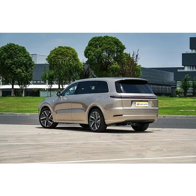 Li L9 L'auto cinese con lunga resistenza e ibrida plug-in a 6 posti ora in Russia
