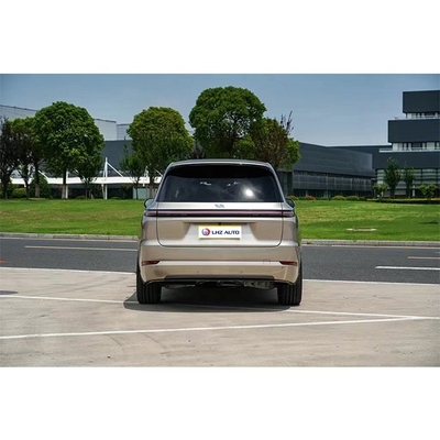 Li L9 L'auto cinese con lunga resistenza e ibrida plug-in a 6 posti ora in Russia