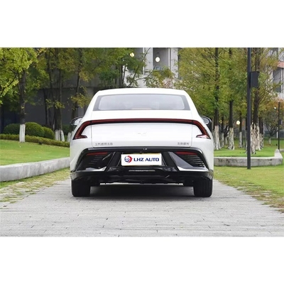 La berlina del 2024 della classe A di Wuling Motors con velocità massima di 145 km/h e lunga resistenza