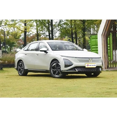 2024 Wuling Xingguang Hybrid Sedan Una classica 5 posti con tecnologia PHEV a lungo raggio