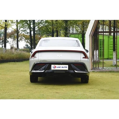 2024 Wuling Xingguang Hybrid Sedan Una classica 5 posti con tecnologia PHEV a lungo raggio