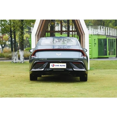 Veicolo a energia a lungo raggio a batteria al litio Wuling Starlight Hybrid Sedan Classe A 5 posti