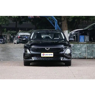 La Wuling Starlight Una berlina a cinque porte e cinque posti di classe A con una velocità massima di 145