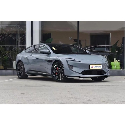 Prova la potenza del SUV Top 5 del 2024 Avatar 12 con 3,9s di accelerazione.