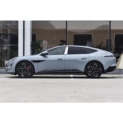 Prova la potenza del SUV Top 5 del 2024 Avatar 12 con 3,9s di accelerazione.