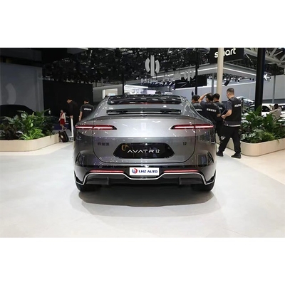 Avatr 12 2024, SUV elettrico di lusso e auto intelligente con 650 km di autonomia.