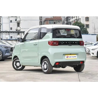 2024 Inventario dei veicoli energetici Wuling Micro veicoli elettrici 4 posti 2 porte Volante sinistro