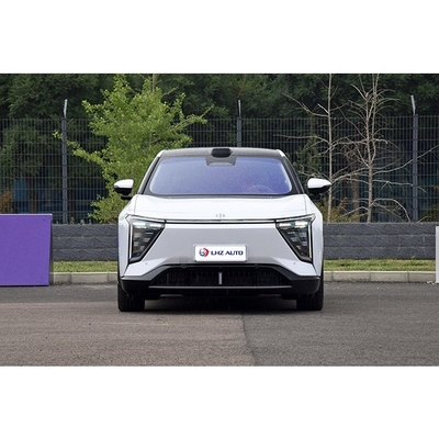 Scopri la potenza di Hiphi Y SUV 100% elettrico con 650km di autonomia e 7,1s di accelerazione