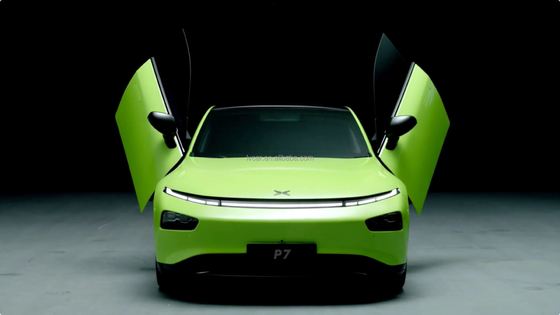 Xpeng P7 Ev 5 posti SUV elettrico con colore interno scuro e tipo di motore turbo