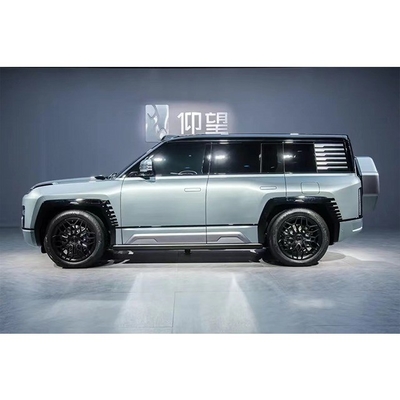 2023 BYD Yangwang U8 SUV elettrico con 7 posti e 4 motori di lusso
