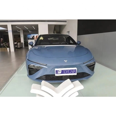 Nezha S Il veicolo elettrico 2024 con sistema di intrattenimento auto e caratteristiche avanzate