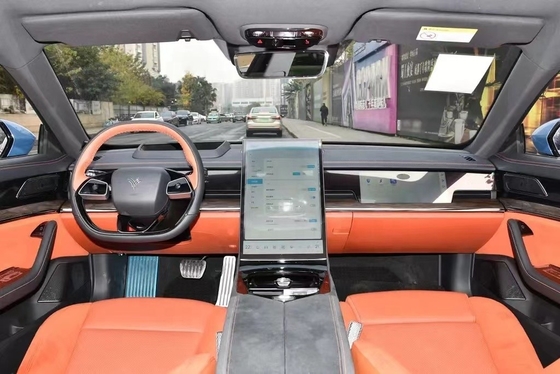 Nezha S Il veicolo elettrico 2024 con sistema di intrattenimento auto e caratteristiche avanzate