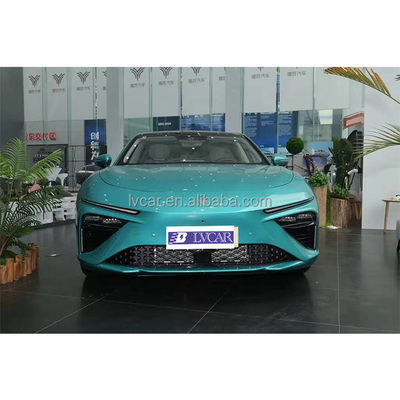 2023 Nezha S 650 Luxury Electric Sports Sedan con 4 cilindri e 25001-50000 miglia