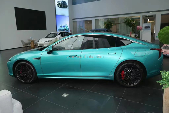 2023 Nezha S 650 Luxury Electric Sports Sedan con 4 cilindri e 25001-50000 miglia
