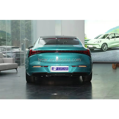 2023 Nezha S 650 Luxury Electric Sports Sedan con 4 cilindri e 25001-50000 miglia