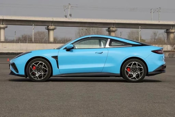 Pure Electric 2024 Nezha GT Sport Car 600 km Range 2 porte e 620N.m Torque massimo