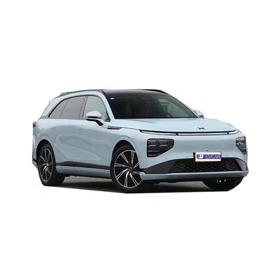 570 km di autonomia Xpeng G9 SUV 4x4 Auto elettrica con 650 km di passo e luce diurna a LED