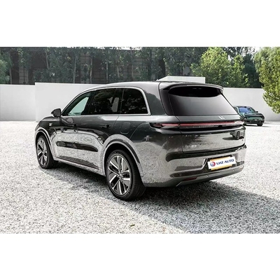Silver Li Xiang L8 MAX Electric EV Car Ruota multifunzione tetto solare panoramico