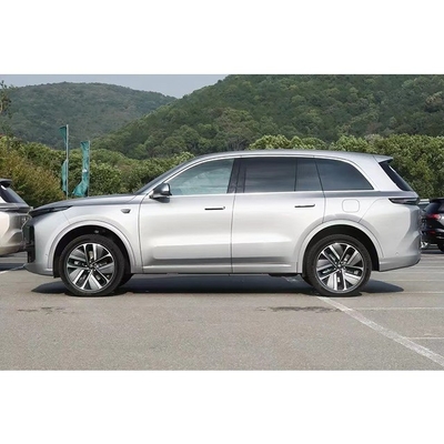 Silver Li Xiang L8 MAX Electric EV Car Ruota multifunzione tetto solare panoramico