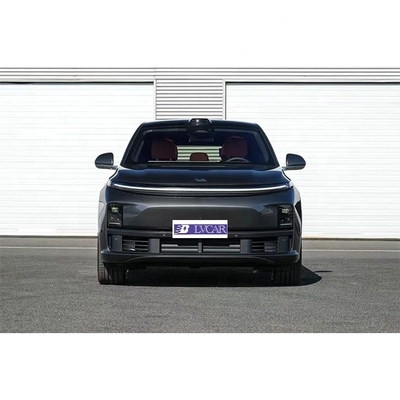 LiXiang L7 Modello a quattro ruote motrici Sistema di intrattenimento auto a volante multifunzione