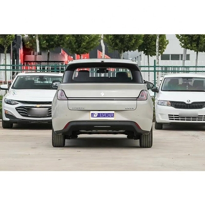 Guida a sinistra Wuling Baojun Hatchback popolare e conveniente a cinque porte e cinque posti