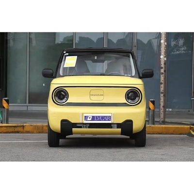 Veicolo Geely Panda Mini Energy dotato di telecamera posteriore con 200 km di autonomia e 3 cilindri