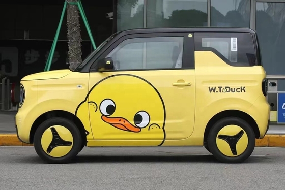 Veicolo Geely Panda Mini Energy dotato di telecamera posteriore con 200 km di autonomia e 3 cilindri
