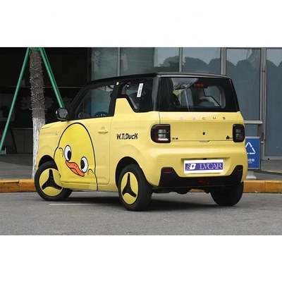 Veicolo Geely Panda Mini Energy dotato di telecamera posteriore con 200 km di autonomia e 3 cilindri